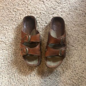 Earth sandals, size 8